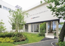 JR Keihin Tohoku line "Oi-cho," a 3-minute walk from the station. Yet just beyond that I got off the front of the station pedestrian deck, All 143 House of birth to calm residential area