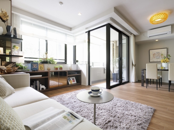 Corner sash with a height, It produces a bright and relaxed space