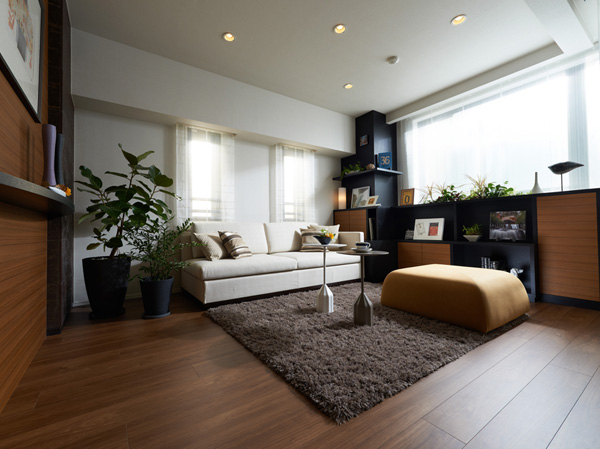 Living.  [living ・ dining] Open space to be filled in gentle sunlight. Warm gently the entire room from the feet, Also it comes standard with a comfortable TES hot water floor heating.