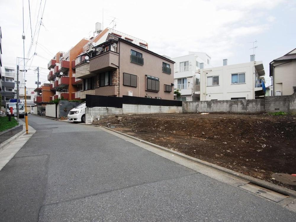 Local photos, including front road. Local (September 2013) Shooting