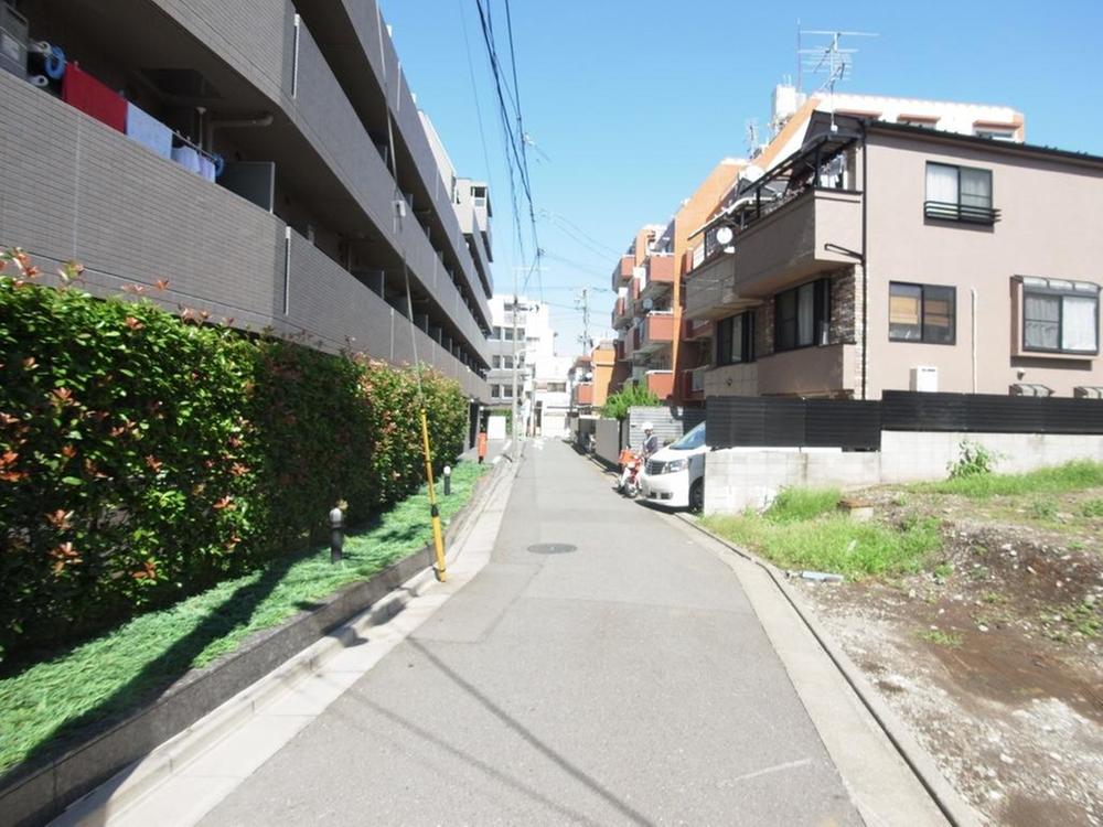 Local photos, including front road. Local (September 2013) Shooting