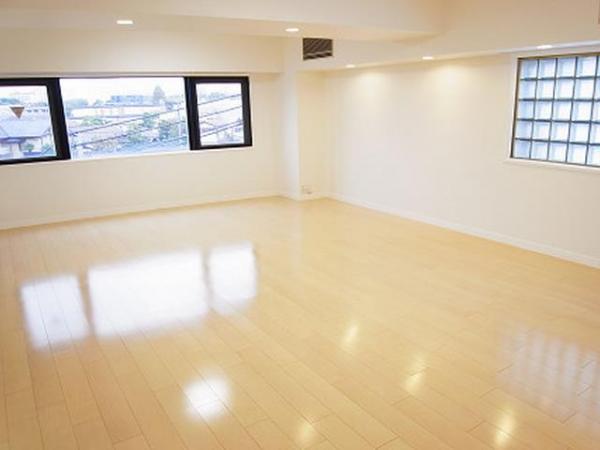 Living. There is a sense of open