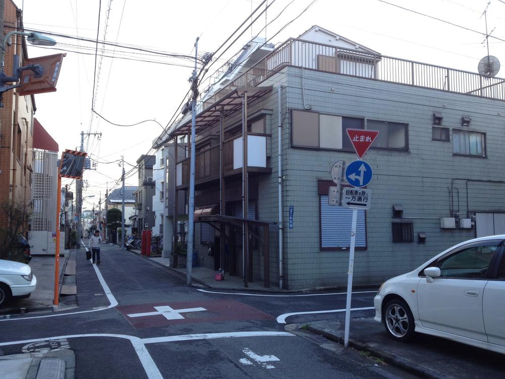 Local photos, including front road. Local (12 May 2013) Shooting