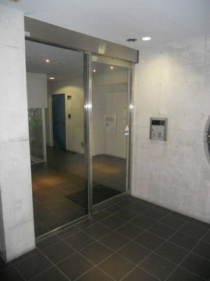 Other common areas. Auto with a lock of peace of mind