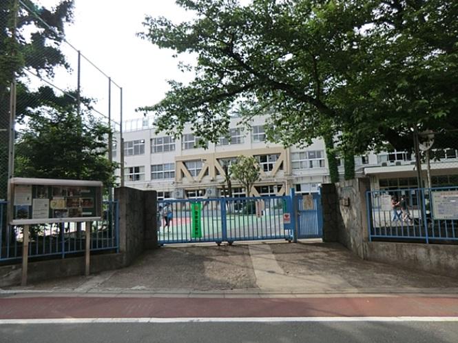 Primary school. 313m to Shinagawa Ward Hohsui Corporation Elementary School