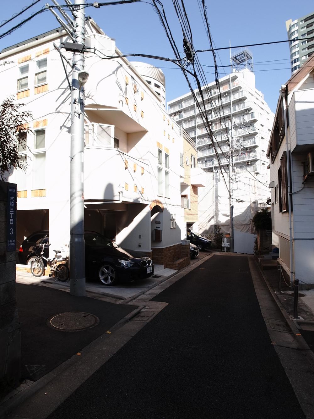 Local photos, including front road. Peripheral is also bright atmosphere is good environment