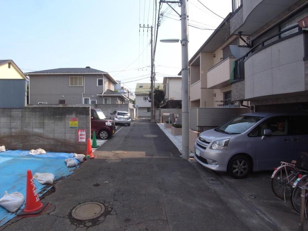 Local photos, including front road. Local (August 2013) Shooting