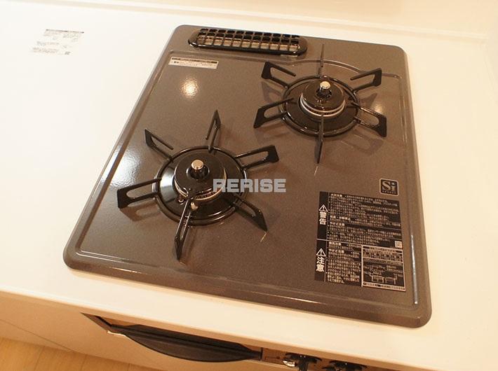Kitchen. 3-neck gas stove