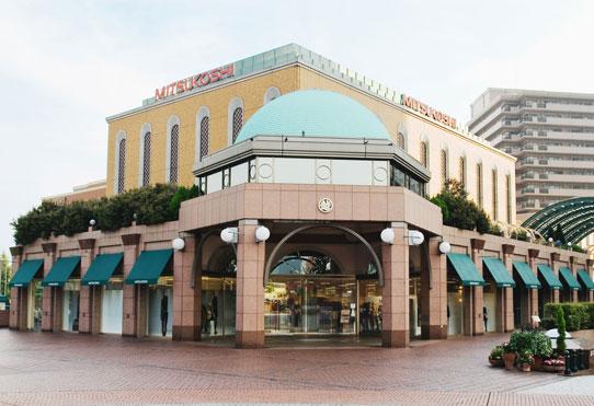 Shopping centre. 760m to Mitsukoshi Ebisu