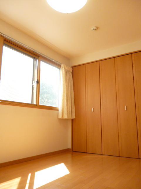 Non-living room. Second floor 6.2 Pledge Western-style