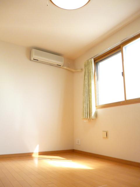 Non-living room. 3rd floor 6.2 Pledge Western-style