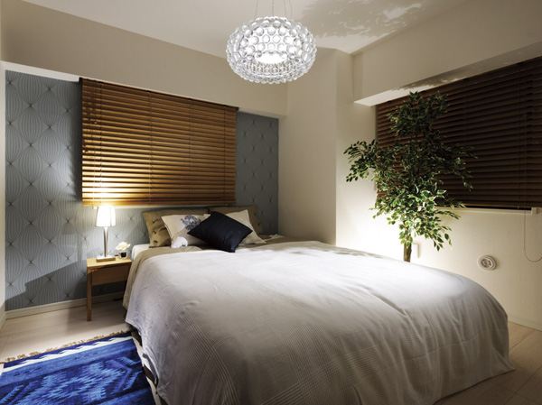 Interior.  [Master bedroom] The main bedroom is planning in the concept of "Mastering the private time.". Without being occupied by the mono, Moderately can be in harmony with the things in terms of securing the space of only, The time to go to sleep, Considered so relaxing comfortably. Also Western-style is such as hobby space or study, It can be arranged depending on the idea.