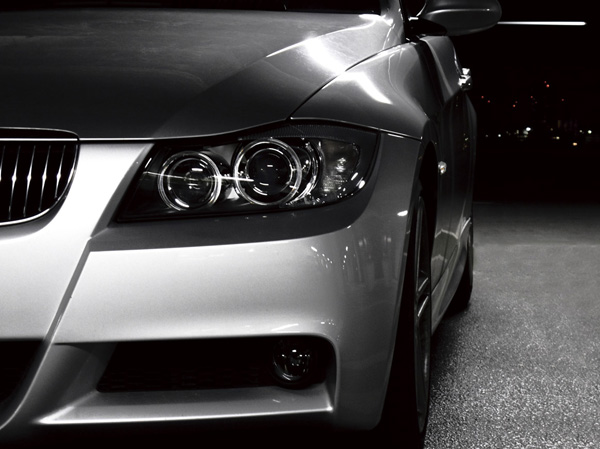 Security.  [Chain gate] The entrance to the parking lot, It has been established to suppress chain gate and suspicious cars invasion. (The photograph is an example of a parking can be models)