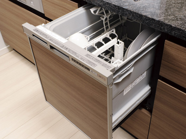 Room and equipment. Adopt convenient and functional to "dish washing and drying machine" to the system kitchen. High detergency, Removing bacteria ・ Also it has excellent savings. (Model Room C2 type design change plan (application deadline Yes ・ Shooting fee) in July 2013 (furniture in what was part CG processing) and ・ Furnishings are not included in the sale price. (Some including paid option)