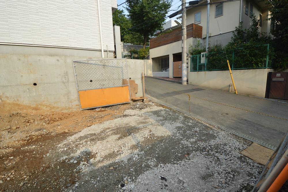 Local photos, including front road. Local (August 2013) Shooting