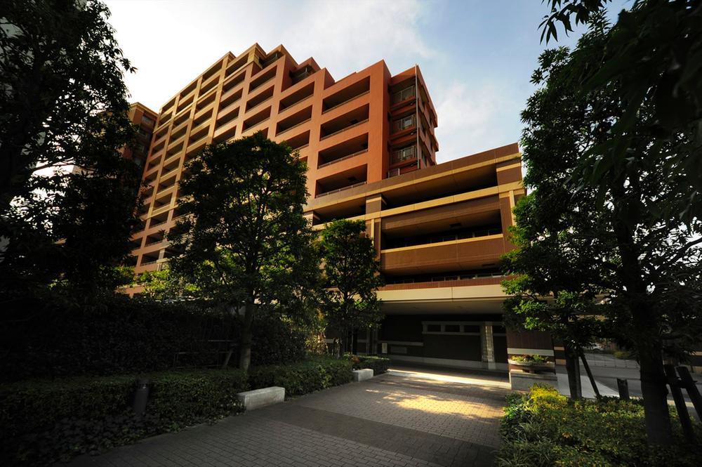 Local appearance photo. Leisurely planned landscape in 10000 square meters more than the site
