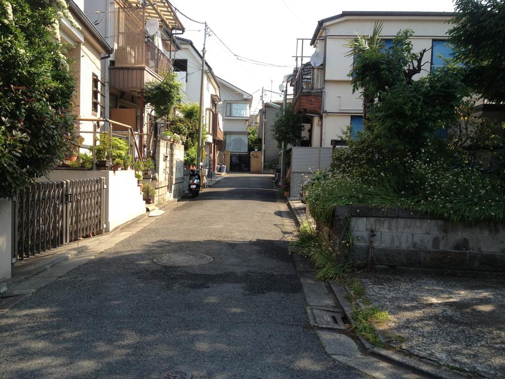 Local photos, including front road. Local (10 May 2013) Shooting