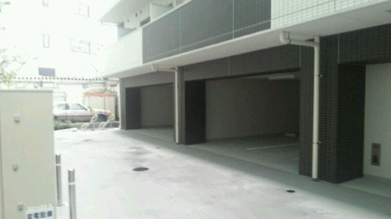 Parking lot. Parking is indoor type of the first floor!