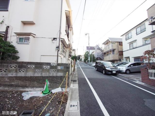 Local photos, including front road. Frontal road