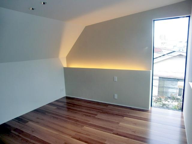 Non-living room. Local (11 May 2013) Shooting