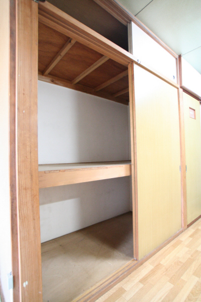 Receipt. Storage capacity large