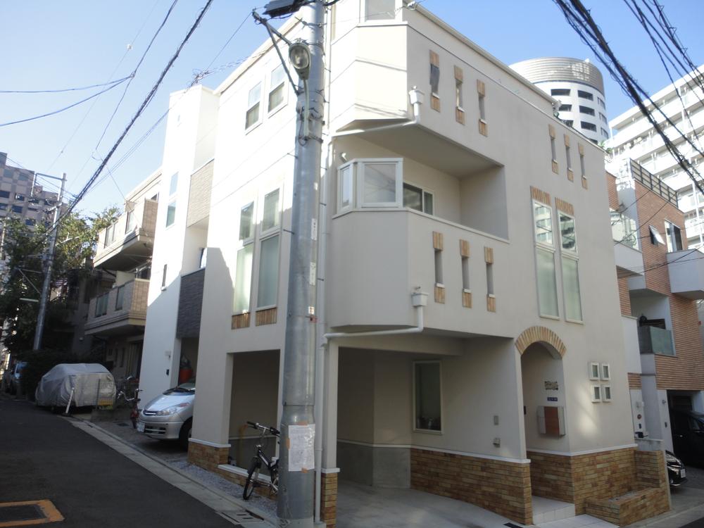 Sale already cityscape photo. Sale already the city average