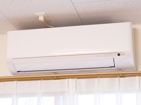 Interior.  [Air conditioning] Pre-installed air conditioning in all rooms. It was friendly and comfortable living space.