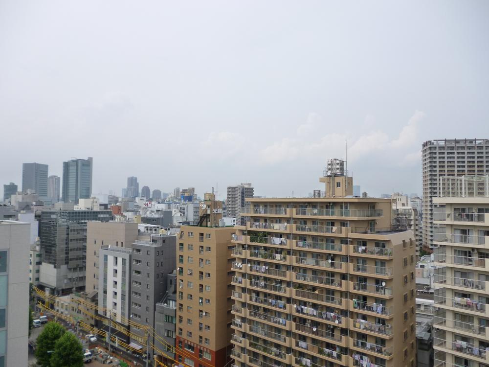 View photos from the dwelling unit. Indoor (June 2012) shooting