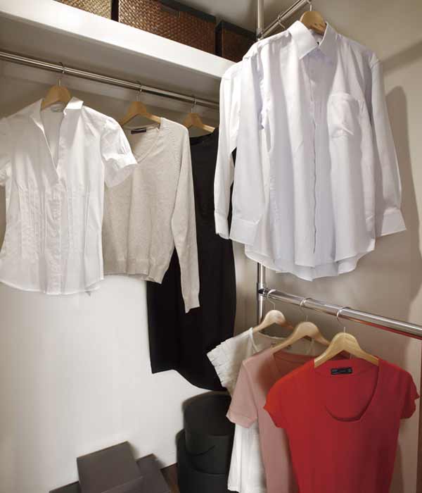 Receipt.  [Walk-in closet] Adopt a storage capacity abundant walk-in closet. Put well as your existing wardrobe, It is a useful closet that can be used for multi-purpose.