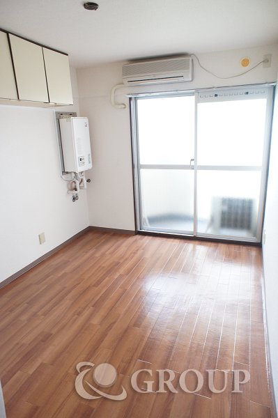 Living and room.  ☆ There is limited time campaign Property number ☆