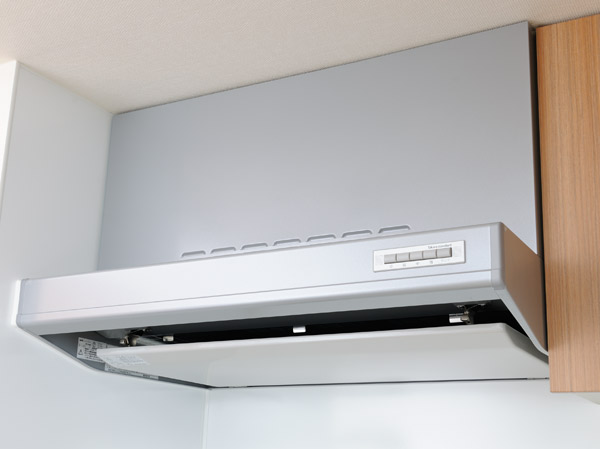 Kitchen.  [Enamel current plate with a range hood] To strengthen the suction force by the rectifying plate, To prevent the spread of oil stains. Since the current plate is flat after removable, Making it easy to clean.