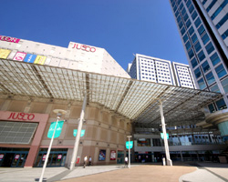 Surrounding environment. Direct connection Shinagawa Seaside Station (Station) large-scale commercial facility, "Shinagawa Seaside Forest". Support the life of every day, such as "ion Shinagawa Seaside Center".