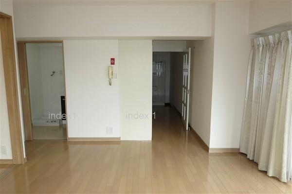 Living. The room is very quiet