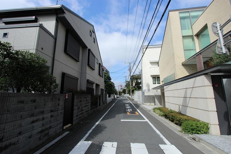 Other. Neighborhood environment: about 50m near from property