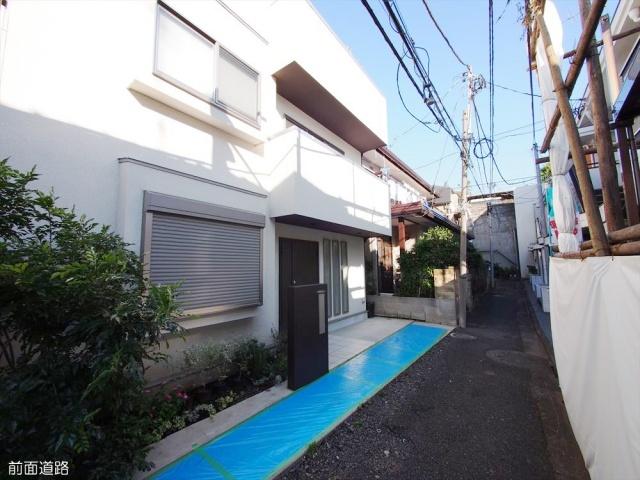 Local photos, including front road. Frontal road