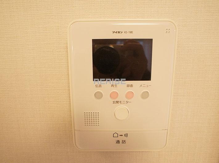 Security equipment. ~ We propose your lifestyle ~ ◆ One entered the quiet residential area from Nakahara Kaido ◆ Outer wall tiled apartment ◆ Of new earthquake resistance standards Mansion ◆ Interior full renovation