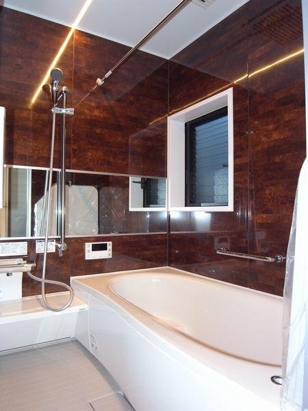 Bathroom. Relax stretched out children and feet 1 tsubo type bus (2013 December shooting)