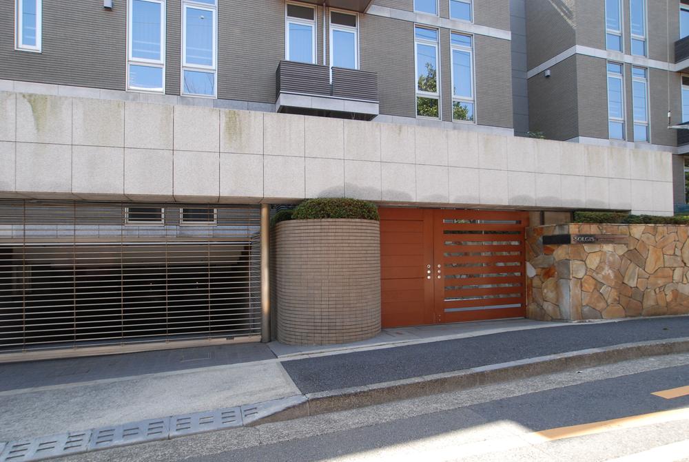 Shinagawa-ku, Tokyo Higashi Gotanda 3