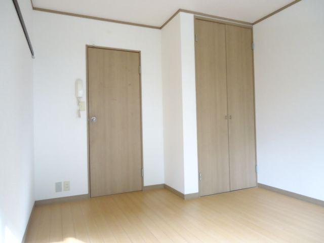 Living and room. Rooms are feeling open