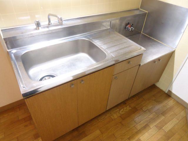 Kitchen. Gasukitchin can be installed