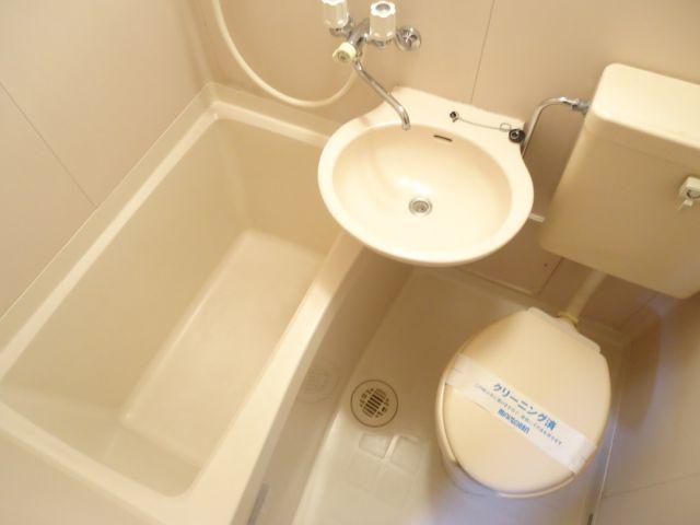 Bath. Bathtub with cleanliness