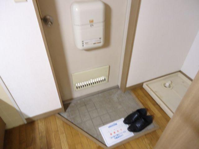 Entrance. You can use widely entrance space