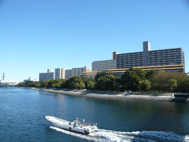 Local appearance photo. It is a nice apartment on the banks of the canal!