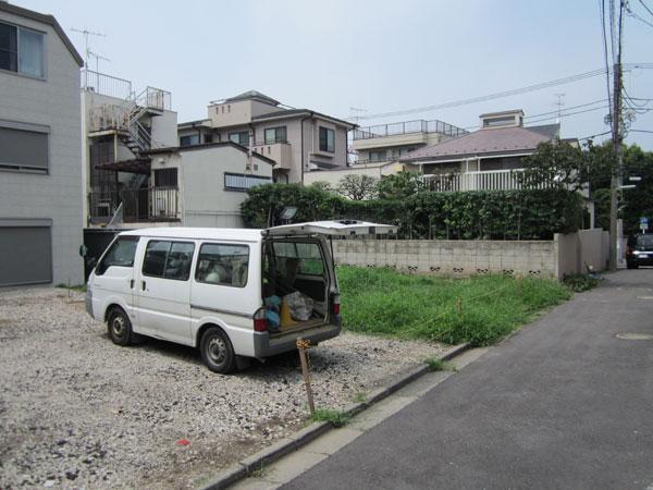 Local photos, including front road. Frontal road