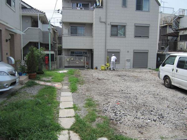 Local photos, including front road. Frontal road