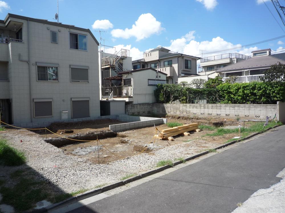 Local photos, including front road. Local (September 2013) Shooting