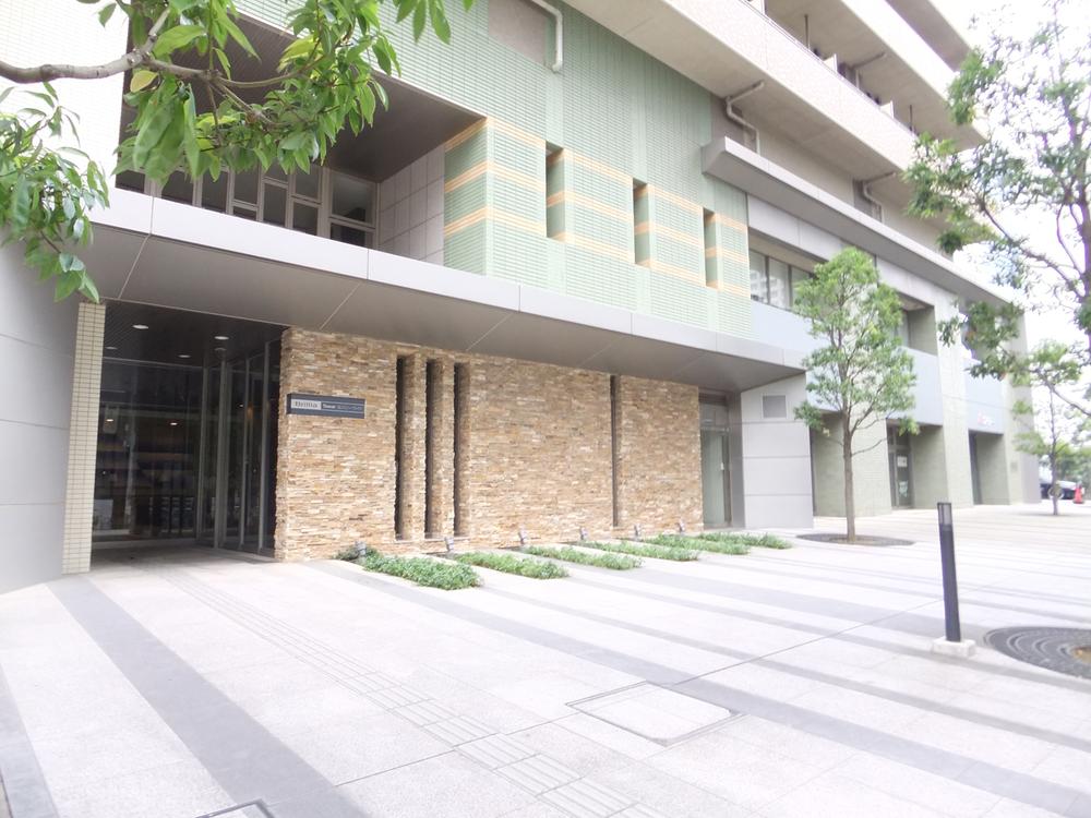 Entrance. Common areas