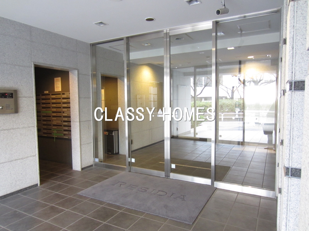 Entrance. 2005 completion RESIDIA Oimachi: Entrance