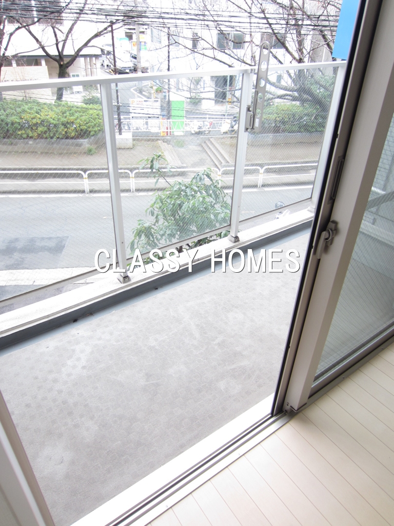 Balcony. 2005 completion RESIDIA Oimachi: Balcony