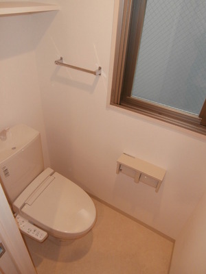 Toilet. It is with warm water washing toilet seat ☆